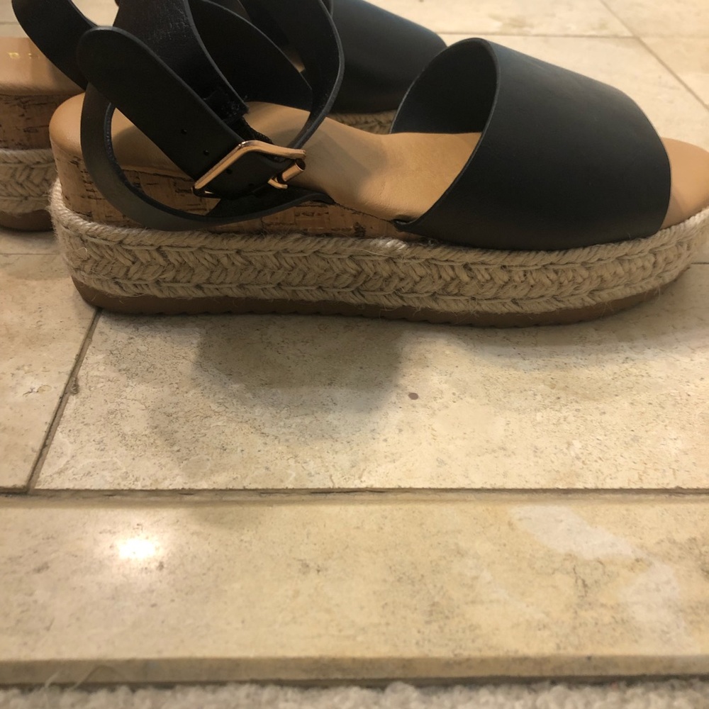 Sandals - Picture 5 of 5